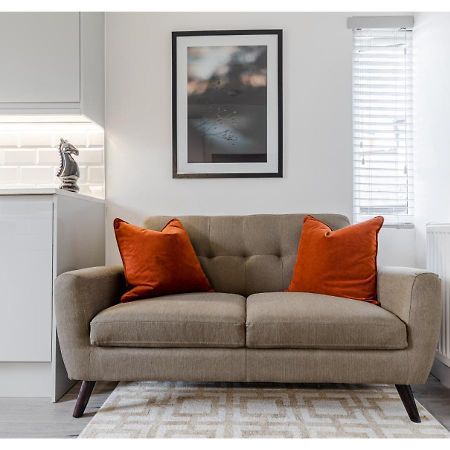 Cozy And Stylish 2 Bedroom Flat In Greater 런던 외부 사진