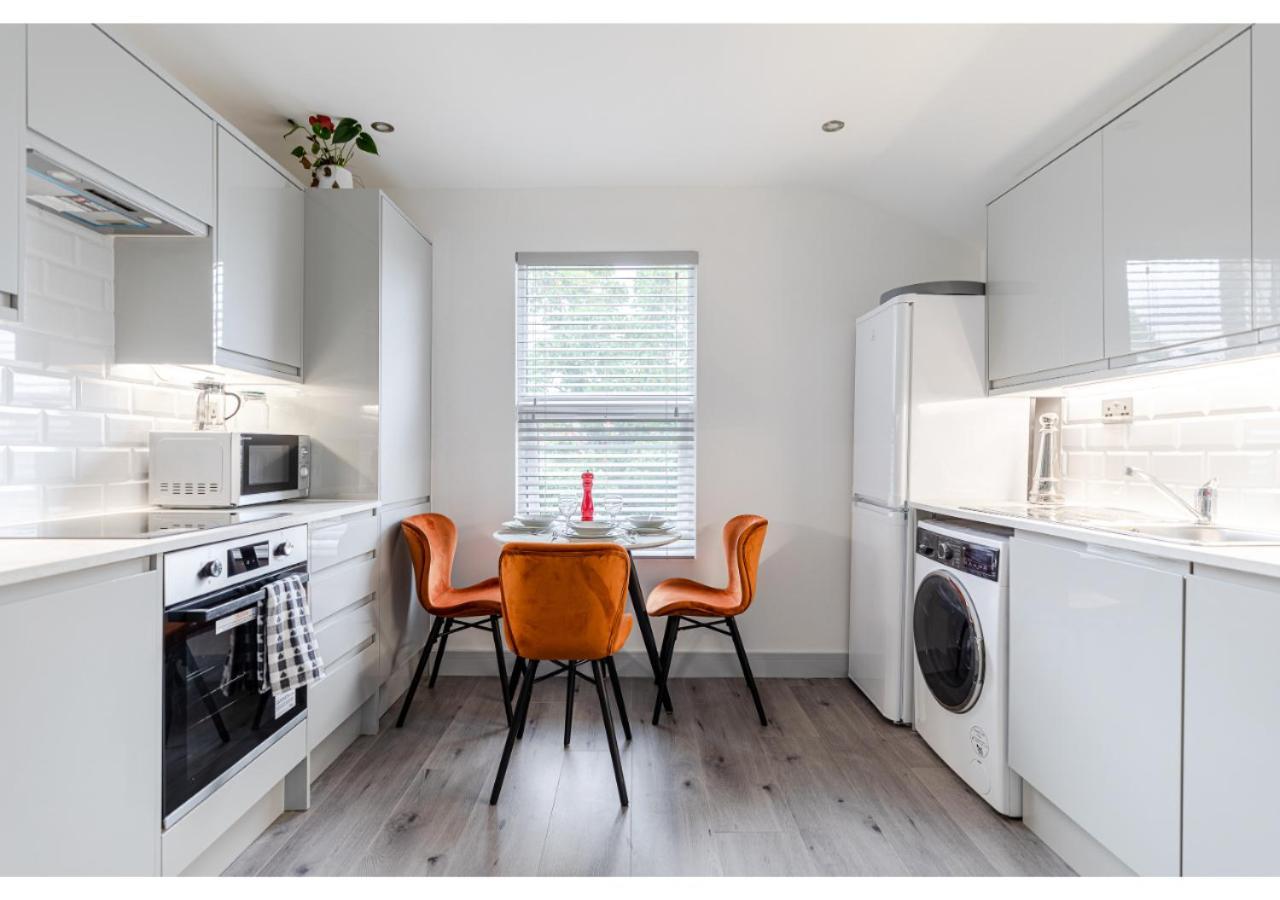 Cozy And Stylish 2 Bedroom Flat In Greater 런던 외부 사진