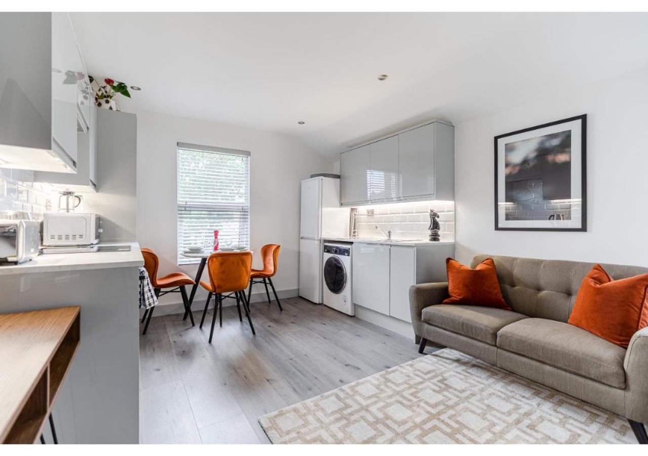 Cozy And Stylish 2 Bedroom Flat In Greater 런던 외부 사진