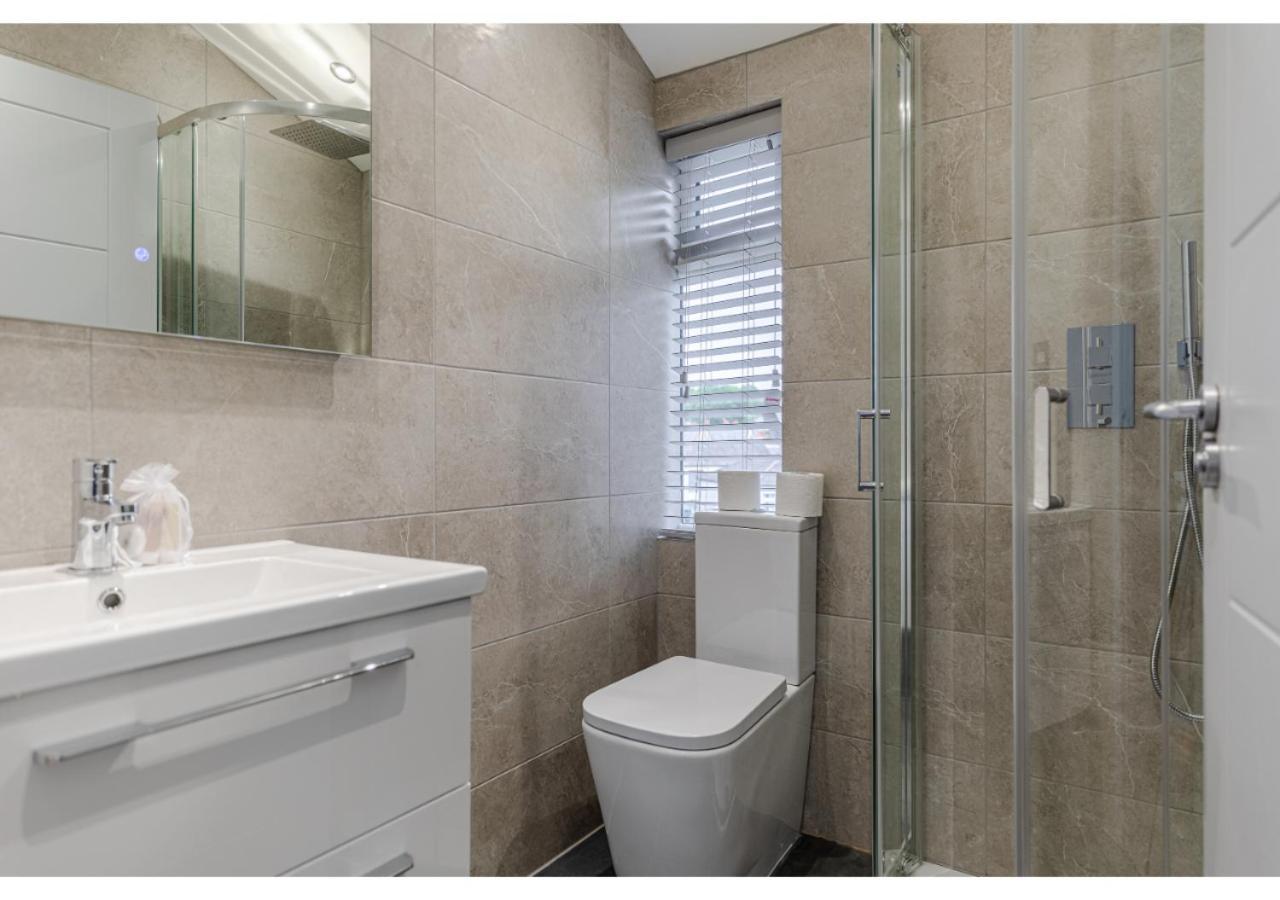 Cozy And Stylish 2 Bedroom Flat In Greater 런던 외부 사진
